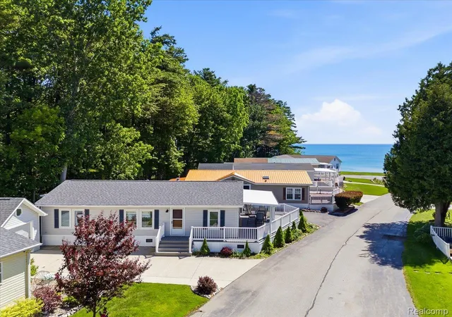 2nd image of 2545 Lakeshore Rd, Applegate, MI 48401 | MLS# 20261046991