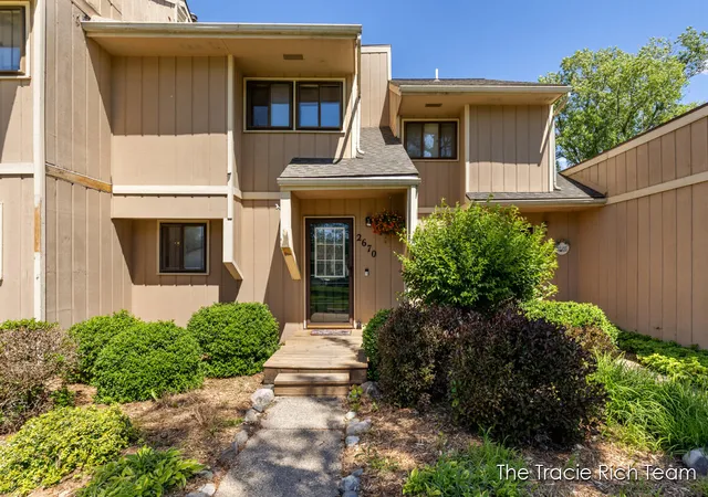 2nd image of 2670 Ridgecroft Dr Se, Grand Rapids, MI 49546 | MLS# 65026030965