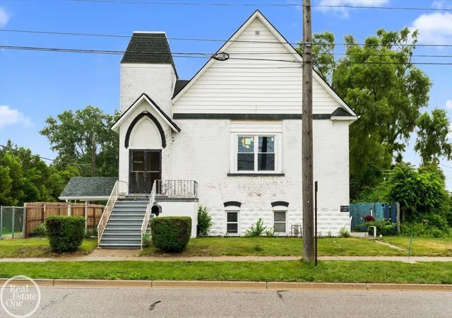 Photo 2 of Single family home for sale at 3404 24th Street, Port Huron, MI 48060 | MLS# 58050212259 | Listing updated on 2026-08-19