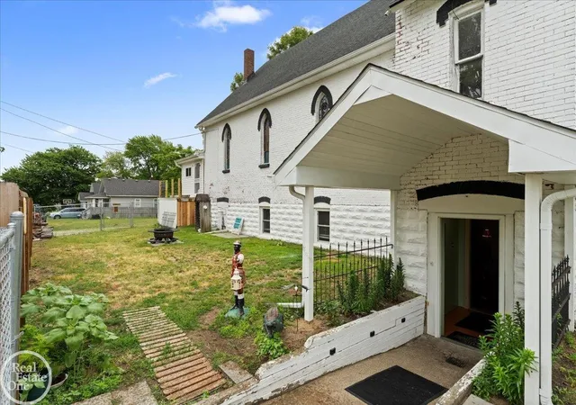 Photo 3 of Single family home for sale at 3404 24th Street, Port Huron, MI 48060 | MLS# 58050212259 | Listing updated on 2026-08-19