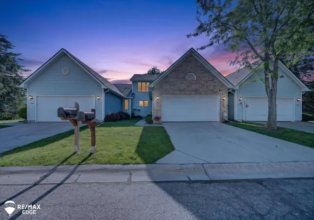 Listing Photo 5 - Condo for sale in building located at 1060 Julie Dr, Davison, MI 48423