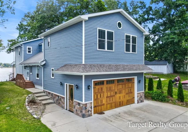 Photo 3 of Single family home for sale at 10818 Stoney Point Dr, Delton, MI 49046 | MLS# 65026030975 | Listing updated on 2026-09-17