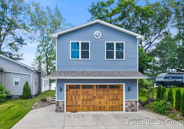 Photo 4 of Single family home for sale at 10818 Stoney Point Dr, Delton, MI 49046 | MLS# 65026030975 | Listing updated on 2026-09-17