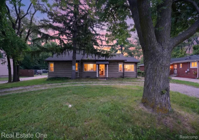 Photo 1 of Sale Pending at 20980 Evergreen Rd, Southfield, MI 48075 | MLS# 20261047029 | Listing updated on 2026-08-20