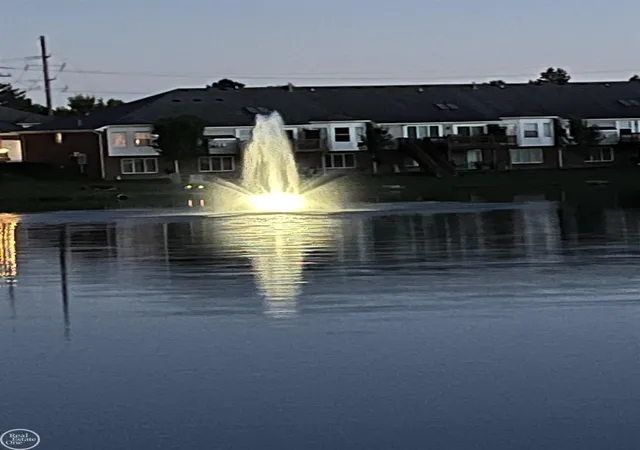 Listing Photo 4 - Condo for sale in building located at 14822 Vlg Park Cir, Shelby Township, MI 48315
