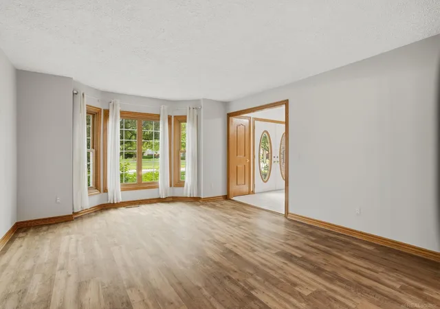Photo 5 of Single family home for sale at 14450 Knightsbridge Dr, Shelby Township, MI 48315 | MLS# 58050212280 | Listing updated on 2026-09-01