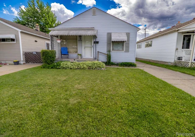 Photo 3 of Single family home for sale at 2539 Margaret St, Melvindale, MI 48122 | MLS# 20261047100 | Listing updated on 2026-07-30