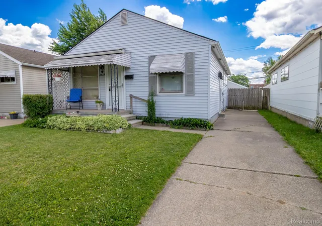 Photo 4 of Single family home for sale at 2539 Margaret St, Melvindale, MI 48122 | MLS# 20261047100 | Listing updated on 2026-07-30