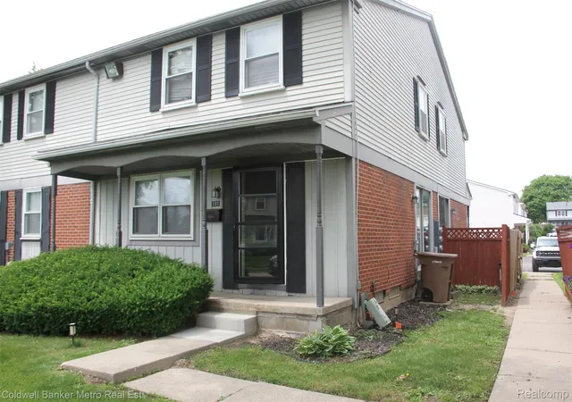 Photo 1 of Condo for sale at 101 Beechwoode Ln, Pontiac, MI 48340 | MLS# 20261047132 | Listing updated on 2026-08-18