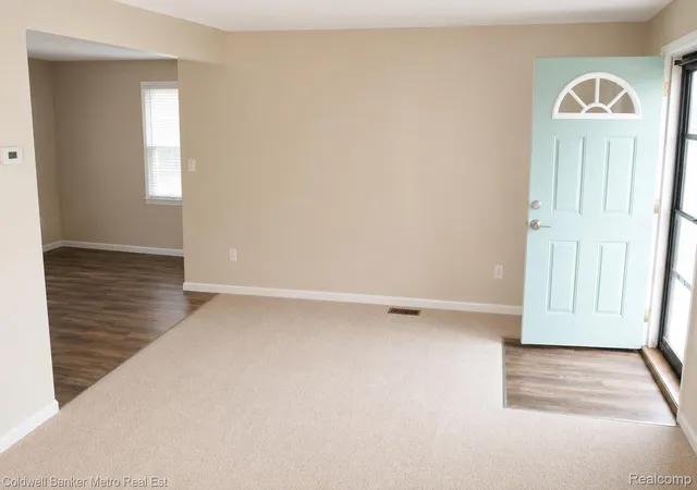 Photo 2 of Condo for sale at 101 Beechwoode Ln, Pontiac, MI 48340 | MLS# 20261047132 | Listing updated on 2026-08-18
