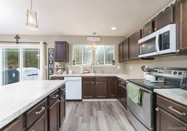 5th image of 7047 Bennington Greens Dr, Owosso, MI 48867 | MLS# 20261047138