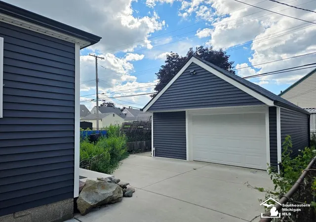 Photo 2 of Single family home for sale at 2910 Bailey Ave, Lincoln Park, MI 48146 | MLS# 57050212307 | Listing updated on 2026-08-13