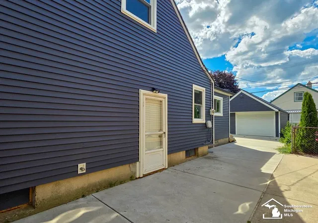 Photo 3 of Single family home for sale at 2910 Bailey Ave, Lincoln Park, MI 48146 | MLS# 57050212307 | Listing updated on 2026-08-13