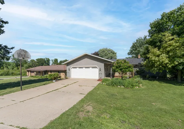 1st image of 2937 Loehrs Landing Dr, Hastings, MI 49058 | MLS# 65026031038