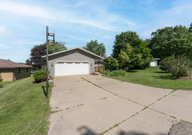 2nd image of 2937 Loehrs Landing Dr, Hastings, MI 49058 | MLS# 65026031038