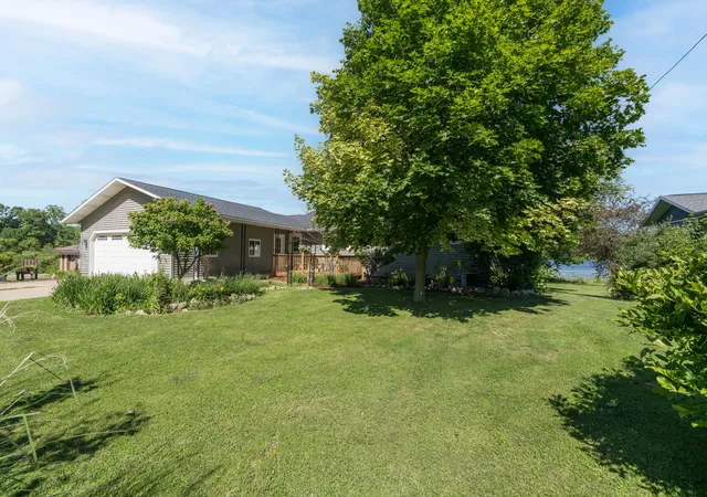3rd image of 2937 Loehrs Landing Dr, Hastings, MI 49058 | MLS# 65026031038