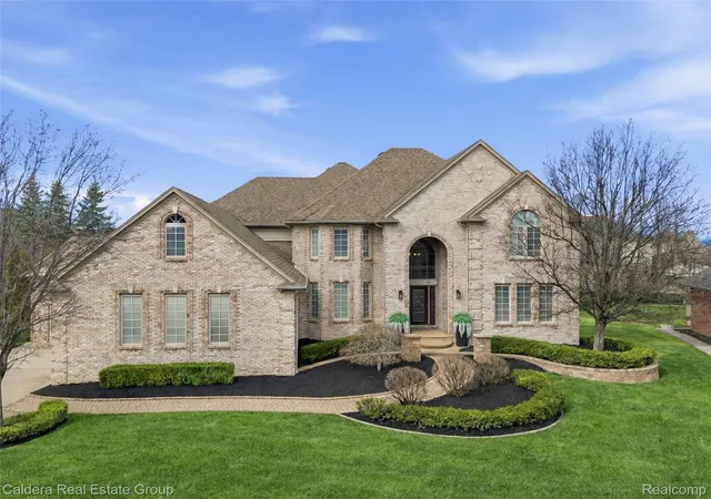 Photo 1 of Sale Pending at 7219 Vista Dr, Shelby Township, MI 48316 | MLS# 20261047204 | Listing updated on 2026-09-13