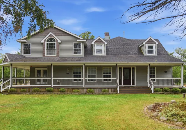 Photo 1 of Single family home for sale at 5556 Ormond Rd, White Lake, MI 48383 | MLS# 20261047228 | Listing updated on 2026-09-12