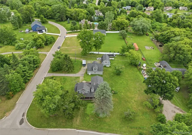 Photo 2 of Single family home for sale at 5556 Ormond Rd, White Lake, MI 48383 | MLS# 20261047228 | Listing updated on 2026-09-12