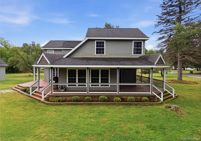 Photo 3 of Single family home for sale at 5556 Ormond Rd, White Lake, MI 48383 | MLS# 20261047228 | Listing updated on 2026-09-12