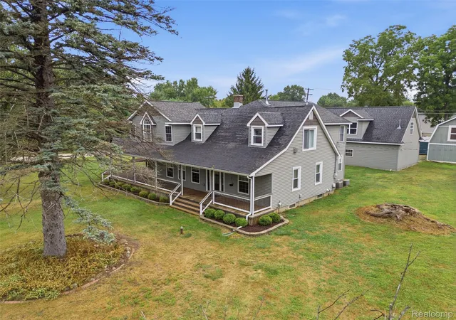Photo 3 of Single family home for sale at 5556 Ormond Rd, White Lake, MI 48383 | MLS# 20261047228 | Listing updated on 2026-09-12