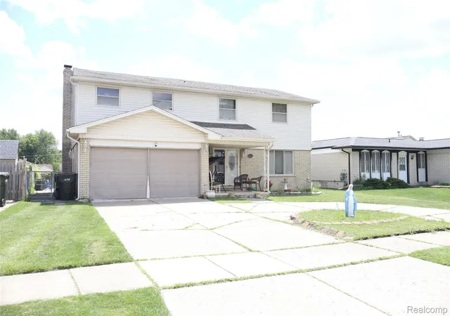 Photo 3 of Single family home for sale at 39552 Forbes Dr, Sterling Heights City Macomb, MI 48310 | MLS# 20261047245 | Listing updated on 2026-09-13
