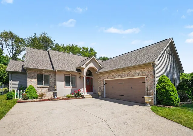 1st image of 13741 Green Prairie St, Vicksburg, MI 49097 | MLS# 66026031094