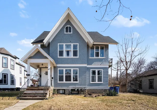 Photo 1 of Sale Pending at 606 Fairview Ave Ne, Grand Rapids, MI 49503 | MLS# 65026031109 | Listing updated on 2026-09-29