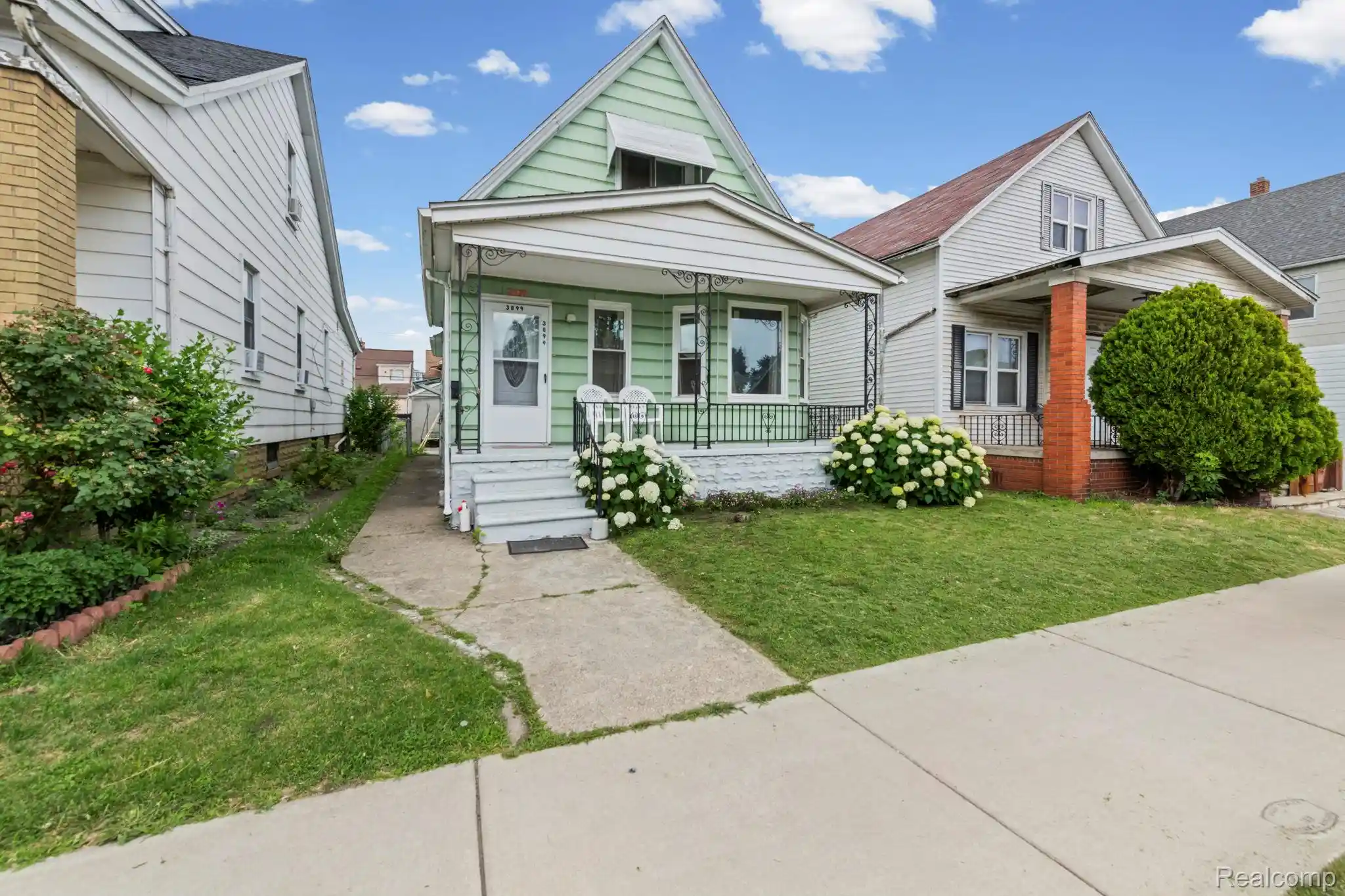 Photo 1 of Single family home for sale at 3899 Trowbridge St, Hamtramck, MI 48212 | MLS# 20261047279 | Listing updated on 2026-10-12
