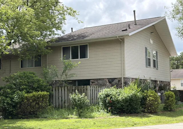 Photo 2 of Condo for sale at 3439 Kenbrooke Ct, Kalamazoo, MI 49006 | MLS# 71026031112 | Listing updated on 2026-08-19