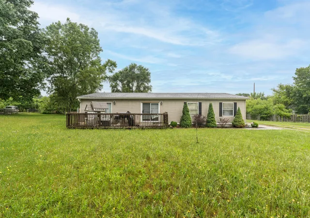 1st image of 430 N Blue Creek Rd, Benton Harbor, MI 49022 | MLS# 66026031117