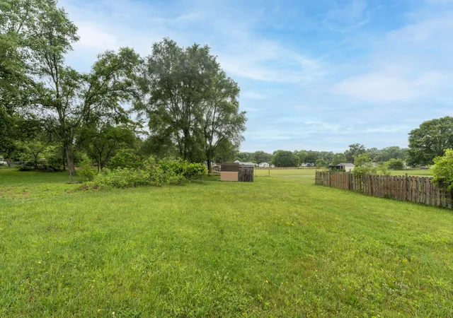 20th image of 430 N Blue Creek Rd, Benton Harbor, MI 49022 | MLS# 66026031117