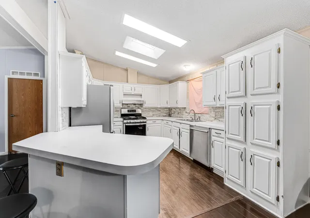 Photo 3 of Single family home for sale at 430 N Blue Crk Rd, Benton Harbor, MI 49022 | MLS# 66026031117 | Listing updated on 2026-09-01