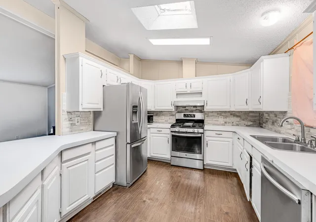 Photo 4 of Single family home for sale at 430 N Blue Crk Rd, Benton Harbor, MI 49022 | MLS# 66026031117 | Listing updated on 2026-09-01