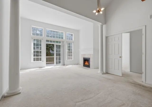 Photo 3 of Condo for sale at 4048 Summerfield Dr, Troy, MI 48085 | MLS# 58050212361 | Listing updated on 2026-08-13