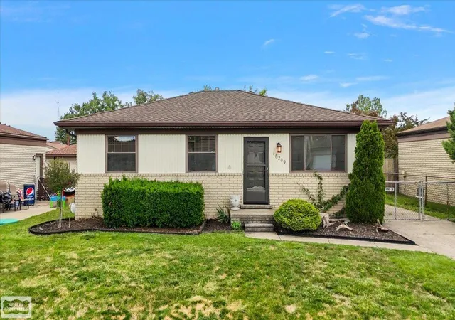 Photo 2 of Single family home for sale at 16209 Secretariat St, Roseville, MI 48066 | MLS# 58050212362 | Listing updated on 2026-07-18