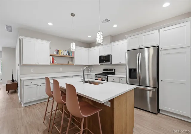 Photo 4 of Condo for sale at 2535 Biddle Ave, Wyandotte, MI 48192 | MLS# 20261047324 | Listing updated on 2026-09-17