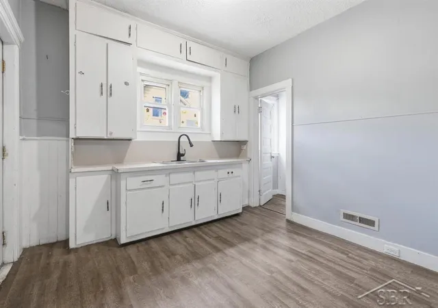 3rd image of 822 Jackson St, Saginaw, MI 48602 | MLS# 61050212375