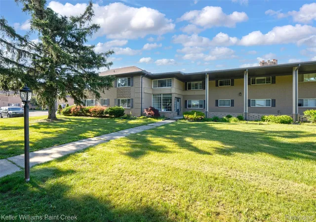 Photo 1 of Condo for sale at 2309 Walton Blvd #36, Rochester Hills, MI 48309 | MLS# 20261047346 | Listing updated on 2026-09-16