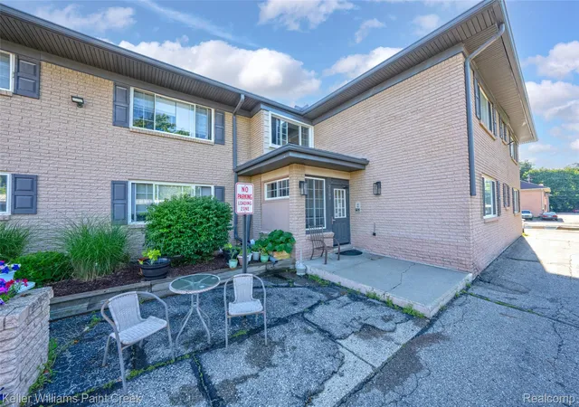 Photo 2 of Condo for sale at 2309 Walton Blvd #36, Rochester Hills, MI 48309 | MLS# 20261047346 | Listing updated on 2026-09-16