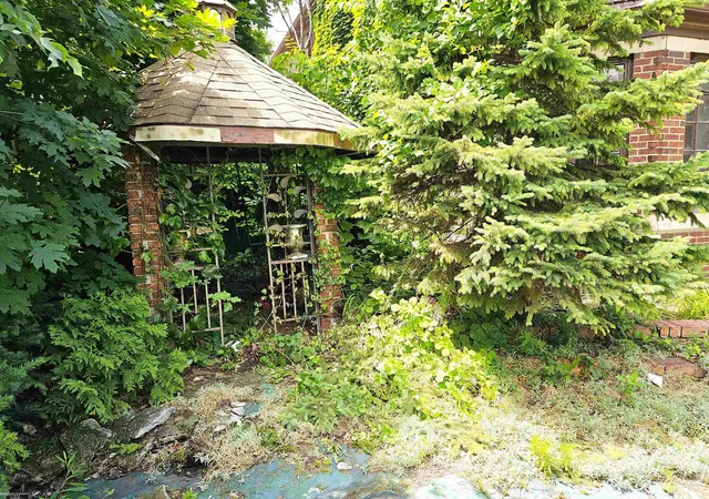 Photo 2 of Single family home for sale at 18051 Santa Barbara Dr, Detroit, MI 48221 | MLS# 58050212390 | Listing updated on 2026-09-02