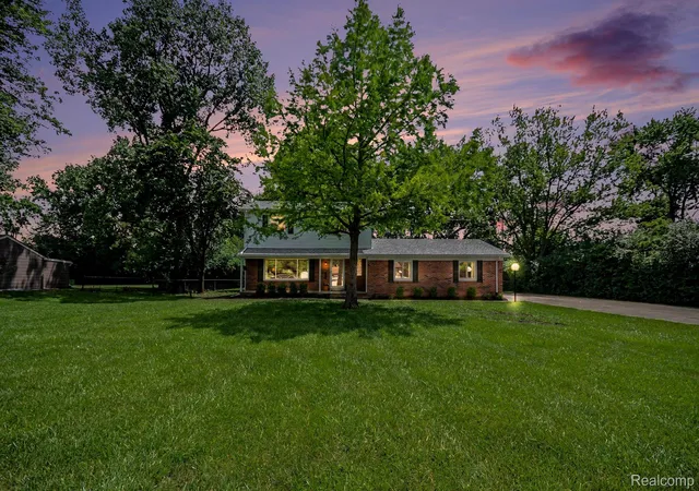 Photo 2 of Single family home for sale at 24474 Springbrook Dr, Farmington Hills, MI 48336 | MLS# 20261047388 | Listing updated on 2026-10-10