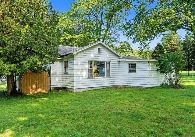 1st image of 1401 71st St, Fennville, MI 49408 | MLS# 69026031170