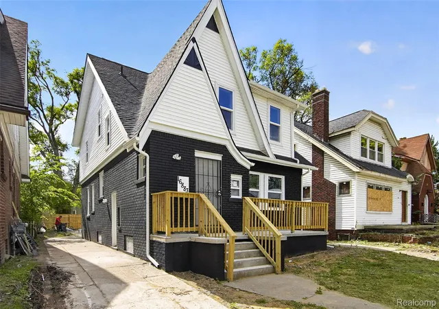 Photo 2 of Single family home for sale at 16883 Santa Rosa Dr, Detroit, MI 48221 | MLS# 20261047419 | Listing updated on 2026-09-05