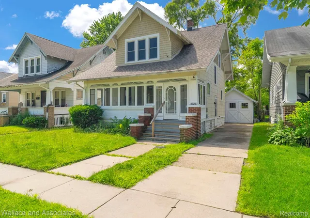 Photo 3 of Single family home for sale at 1222 Minnie St, Port Huron, MI 48060 | MLS# 20261047439 | Listing updated on 2026-08-27