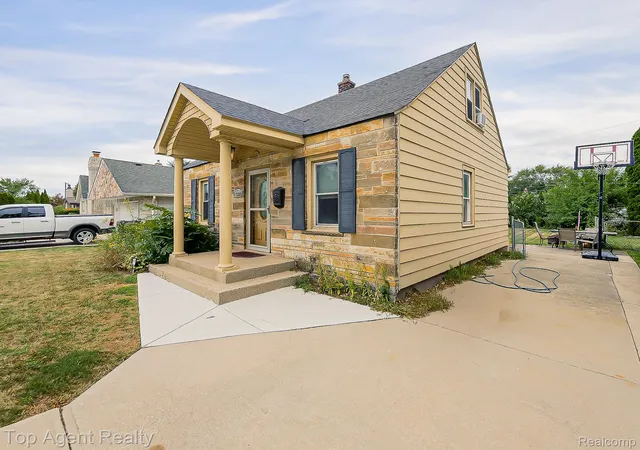 Photo 3 of Single family home for sale at 17236 Euclid Ave, Allen Park, MI 48101 | MLS# 20261047448 | Listing updated on 2026-09-25