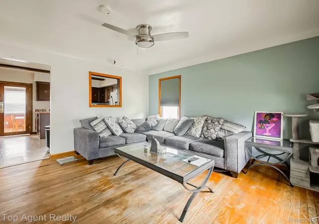 Photo 4 of Single family home for sale at 17236 Euclid Ave, Allen Park, MI 48101 | MLS# 20261047448 | Listing updated on 2026-09-25