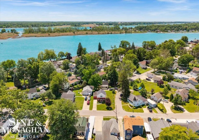 5th image of 447 Ruskin Dr, Algonac, MI 48001 | MLS# 58050212404