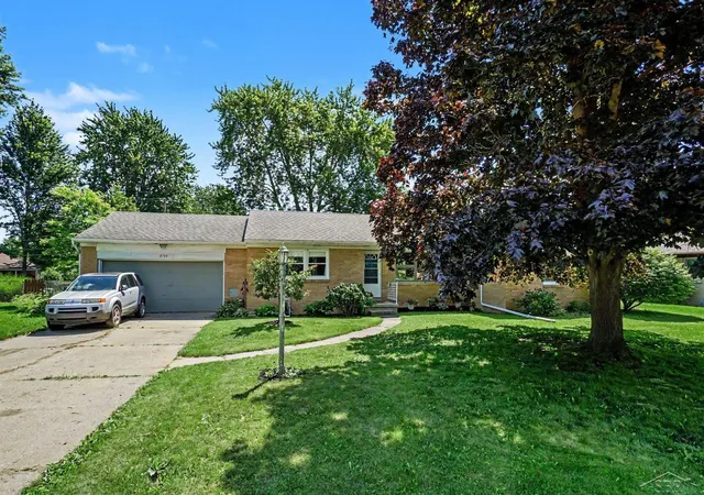 1st image of 2726 Reppuhn Dr, Saginaw, MI 48603 | MLS# 61050212405