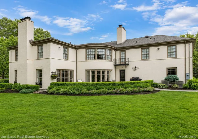 Photo 3 of Single family home for sale at 688 Balfour St, Grosse Pointe Park, MI 48230 | MLS# 20261047454 | Listing updated on 2026-09-15